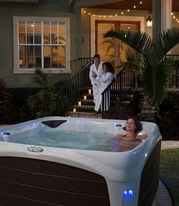 EX-DISPLAY Dreammaker 740L Hot Tub with Suite