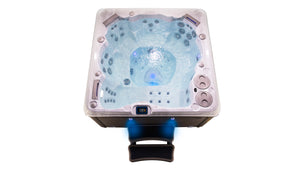 Hydropool Self-Cleaning 770 Hot Tub
