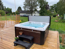 Load image into Gallery viewer, Hydropool Self-Cleaning 395 Hot Tub

