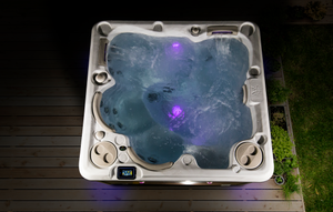 Hydropool Self-Cleaning 495 Hot Tub